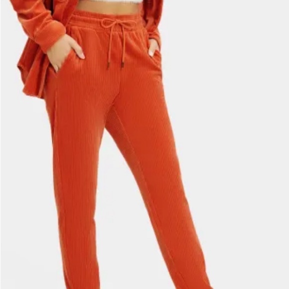 UGG - corduroy pants/jogger - Picture 2 of 9